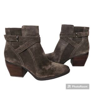 Naturalizer  Suede Women's Fenya Booties Ankle Boot Size 9.5 Like New